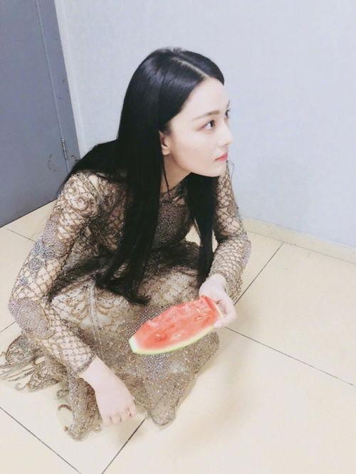 qq吃瓜裙免费,免费畅享娱乐盛宴的秘密通道